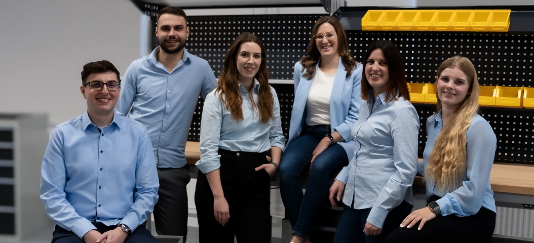Teamfoto von Mitarbeitenden von werkbank360.